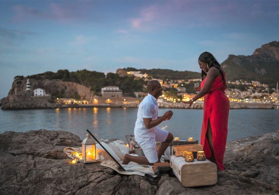 A romantic sunset proposal on a cliftop in Mallorca